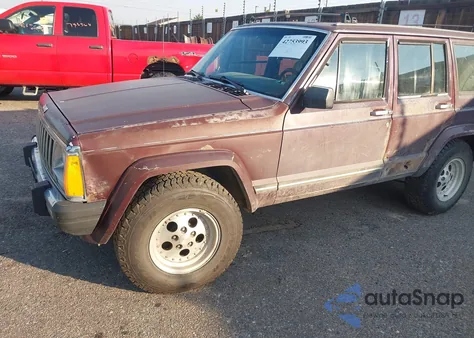 1987 Jeep Cherokee Laredo from USA, damaged, VIN 1JCMR7842HT082040